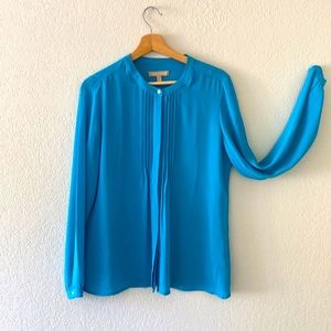 Turquoise Banana Republic blouse. Excellent condition.